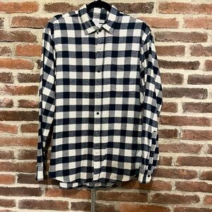 Amazon Essentials Navy Blue Plaid Flannel Size Medium